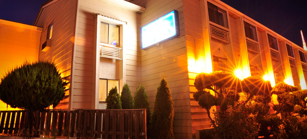 Motel Ramada By Wyndham Medford Airport North Esterno foto