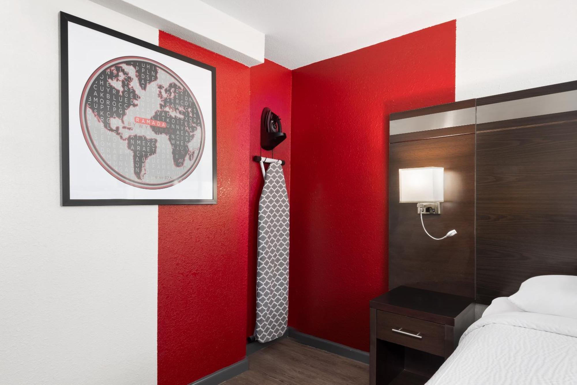 Motel Ramada By Wyndham Medford Airport North Esterno foto