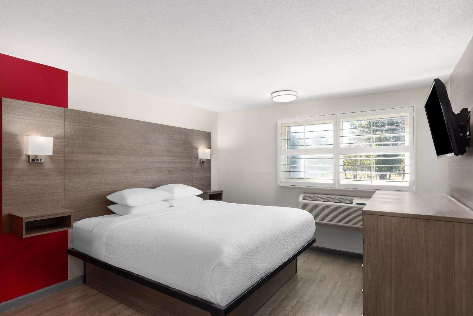 Motel Ramada By Wyndham Medford Airport North Esterno foto