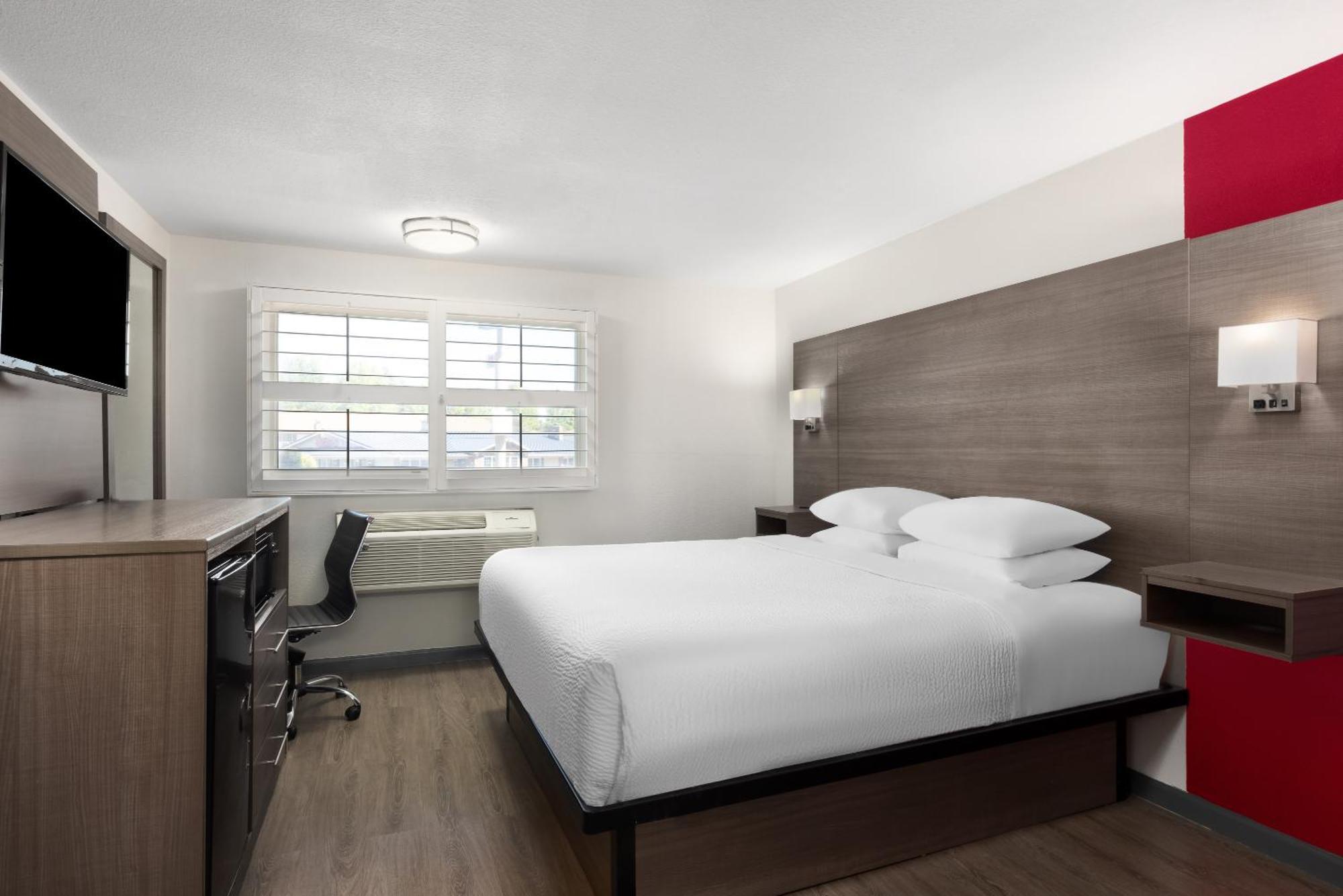 Motel Ramada By Wyndham Medford Airport North Esterno foto