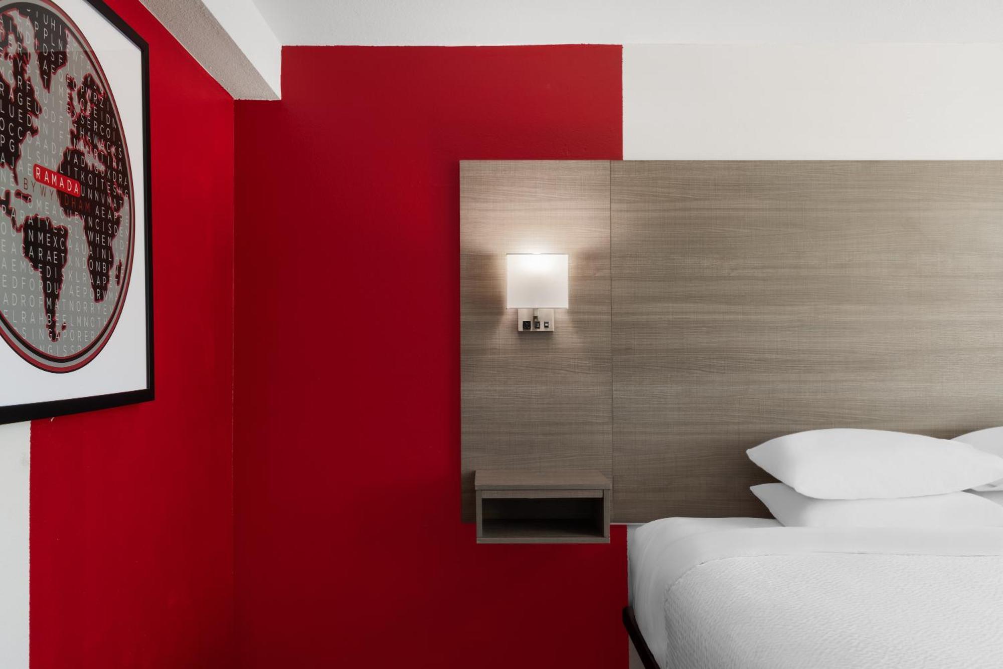 Motel Ramada By Wyndham Medford Airport North Esterno foto