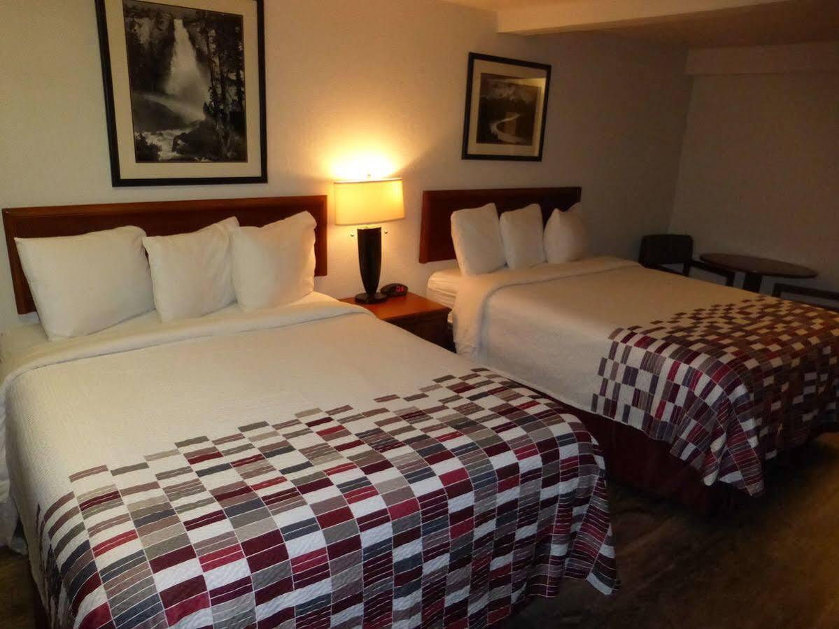 Motel Ramada By Wyndham Medford Airport North Esterno foto