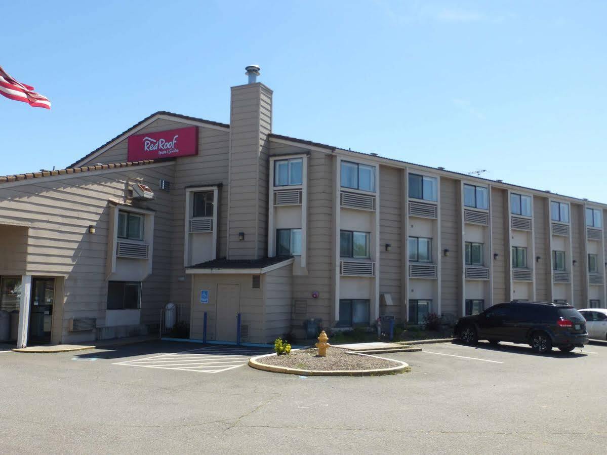 Motel Ramada By Wyndham Medford Airport North Esterno foto